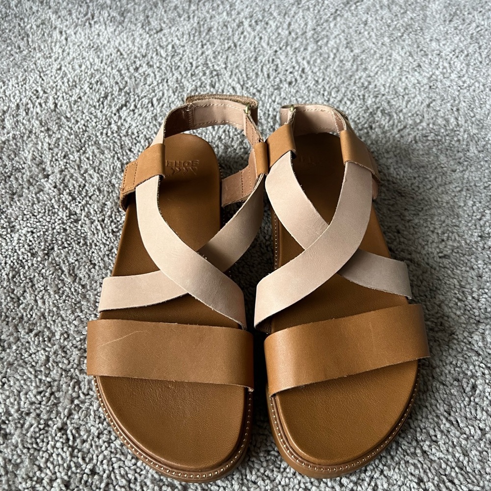 Sorel Tan and Cream Strappy Sandals